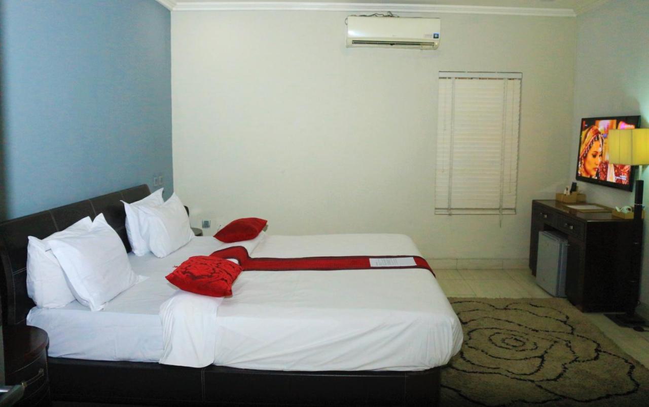 The Crib Lifestyle Hotel Port Harcourt Buitenkant foto